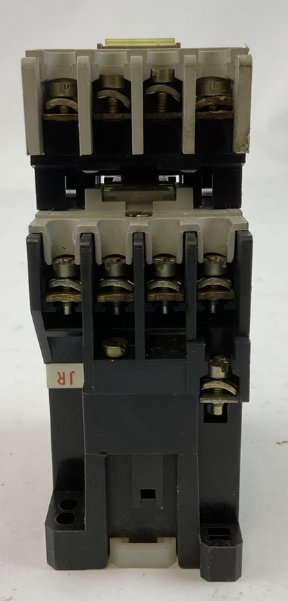 ALLEN BRADLEY 700-F400A1 SER B CONTACTOR 600VAC 300VDC 10A COIL 120V 195-FA220