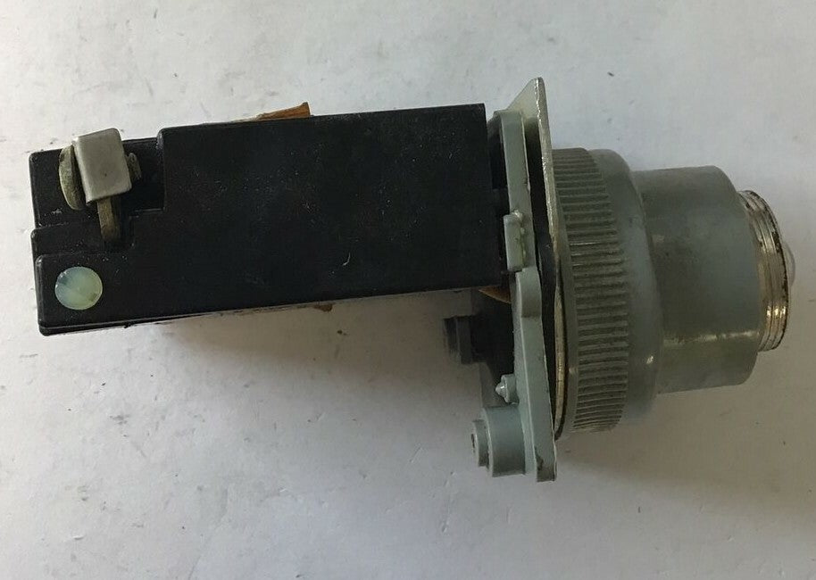  REES L992AB PUSHBUTTON START ILLIMUNIATED 4300-999/ 949-6648 460V 60CY3