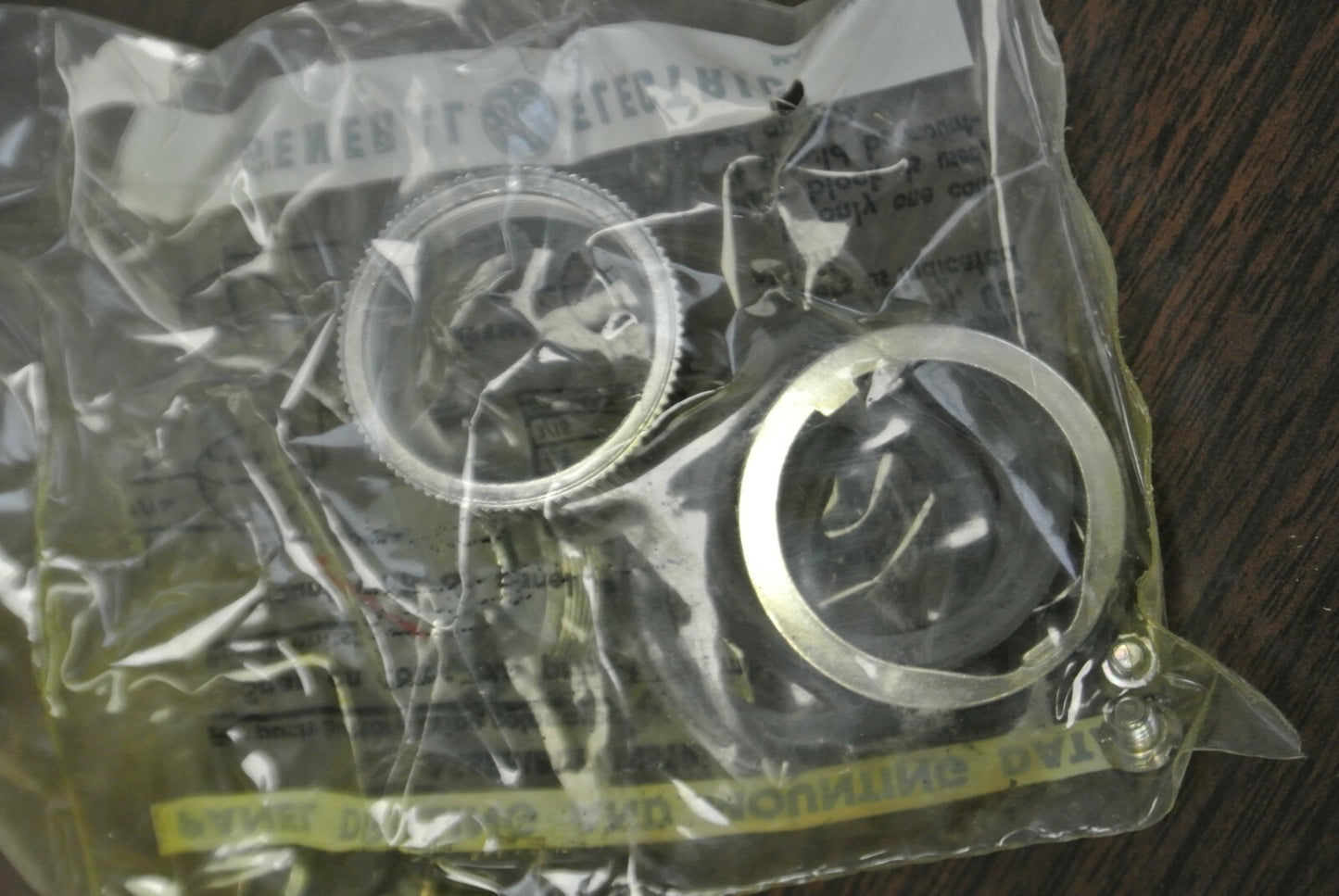 GENERAL ELECTRIC CR2940UB203M HD OILTIGHT SELECTOR SWITCH / RED / NEW SURPLUS8