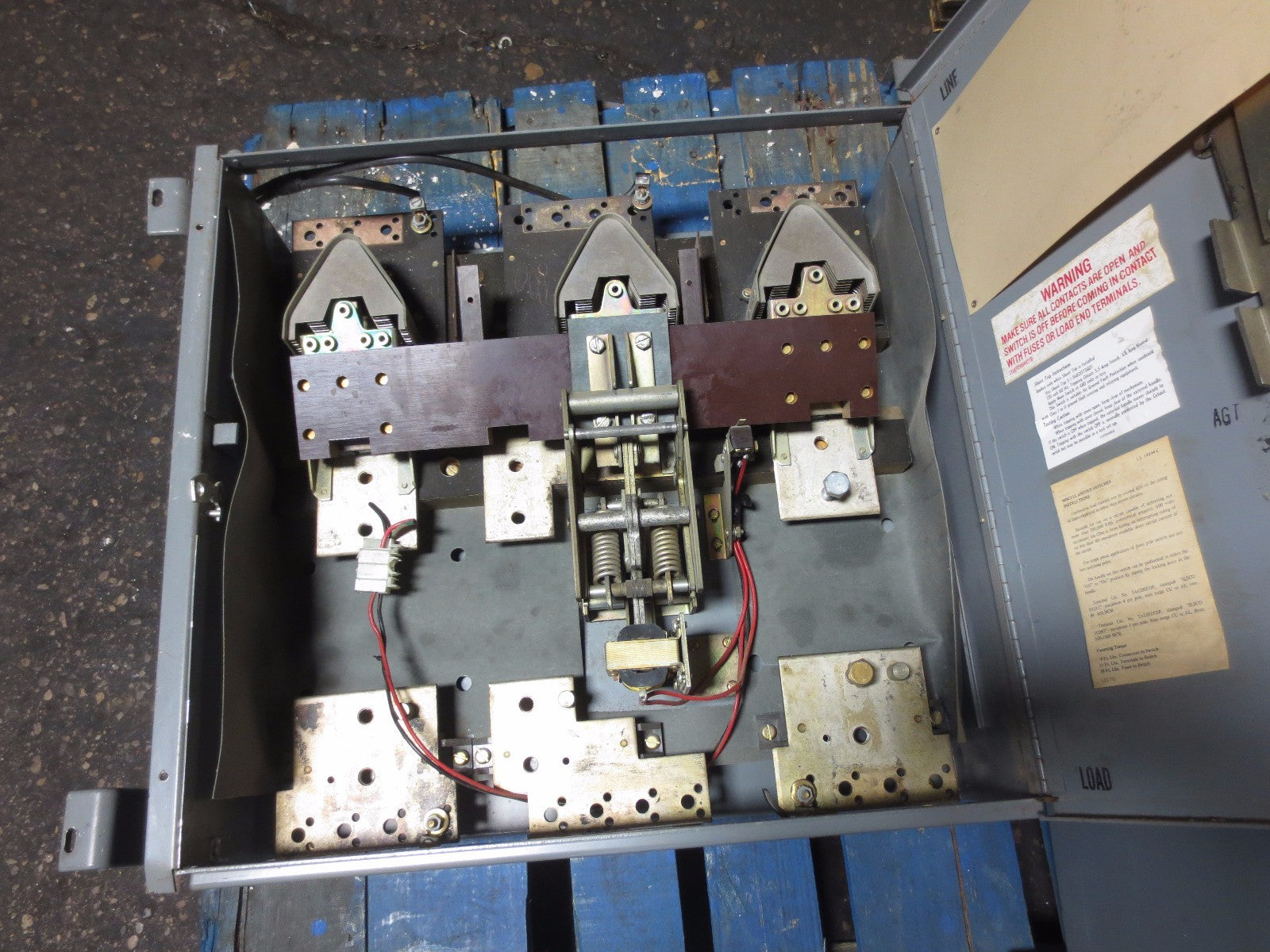 ZINSCO FDP368T FUSIBLE SWITCH - 600VAC, 1600A, 3-POLE2