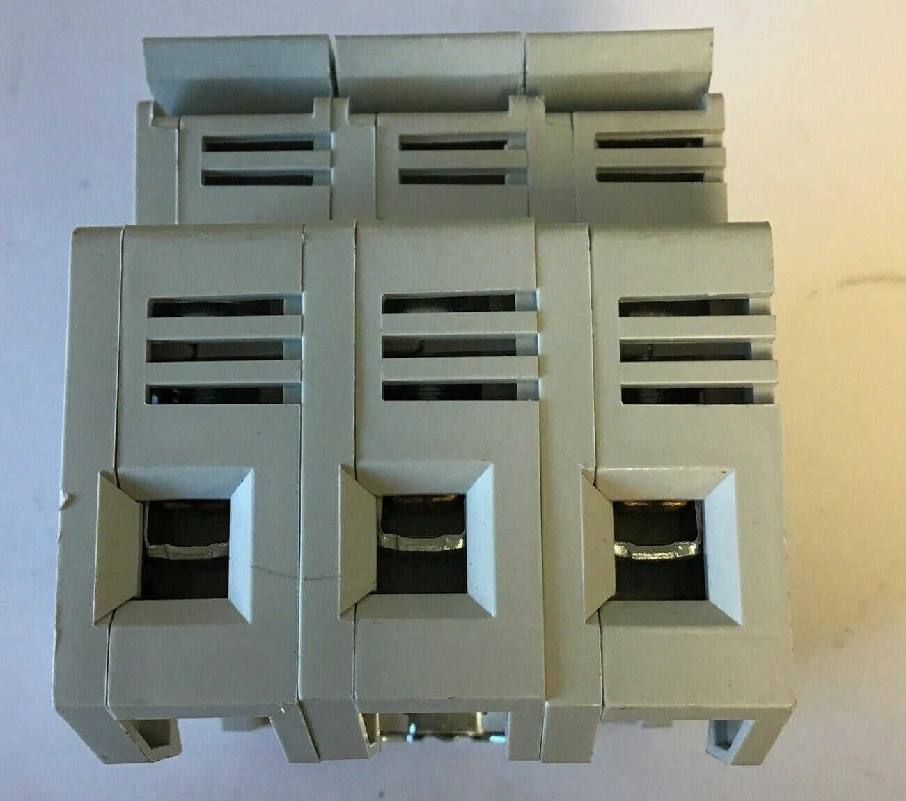 ITC VLC10 FUSE HOLDER LR 106309 600VAC 30A 3P8