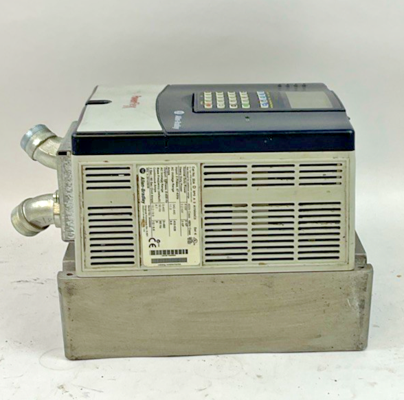 ALLEN BRADLEY 20AD8P0A3AYNNNC0 AC DRIVE POWER FLEX 70 SER A FW 5.001 5HP 9.8A5