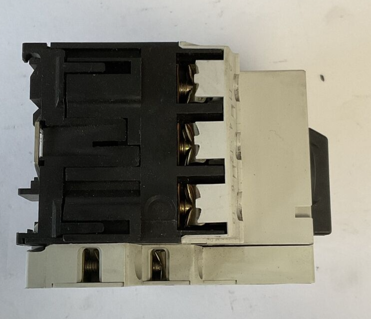 MOELLER PKZM0-6.3 MOTOR PROTECTOR SER.2 50-60HZ 400VAC6