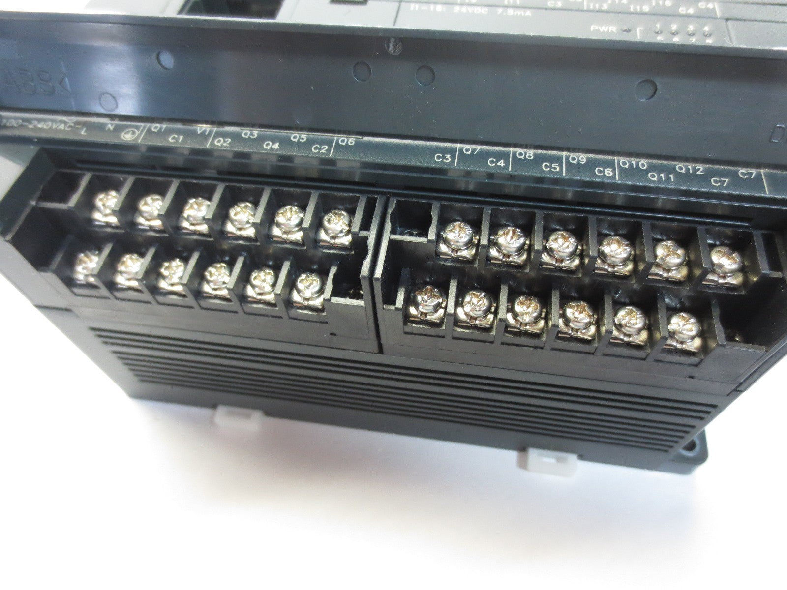 GE FANUC IC200UDR005-BG VERSAMAX MICRO CONTROLLER 24VDC2