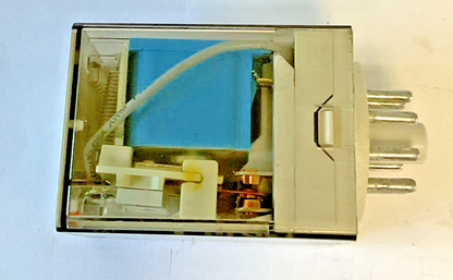 ALLEN BRADLEY 700-HA32Z24 SER D  RELAY  250VAC 10A 30VDC****LOTOF2****6