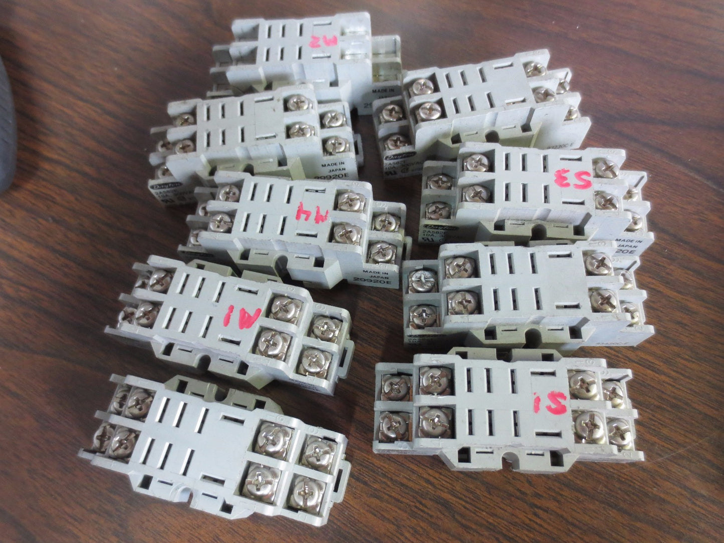 DAYTON 2A582E RELAY SOCKET BASE - 10A, 300VAC - LOT of 8 +2