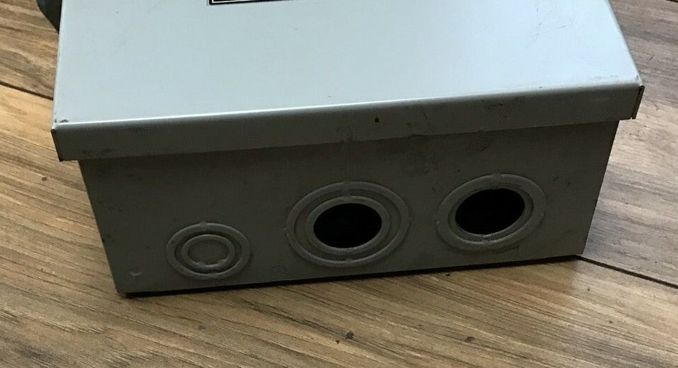 GE TGN3322 SAFETY SWITCH MODEL 8 240VAC/250VDC 60A TYPE 1 NON FUSIBLE 15HP8