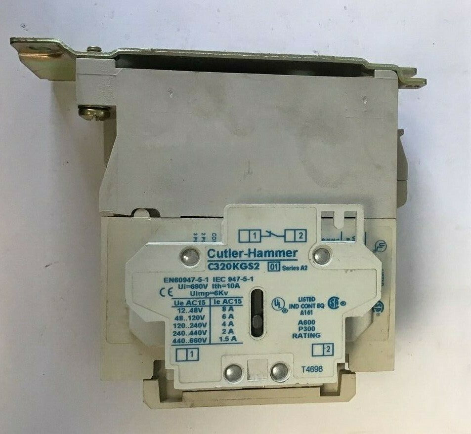 CUTLER HAMMER CONTACTOR CN15DN3 NEMA SIZE 1 SERIES B1 W/ C320KGS2 AUX CONTACT2