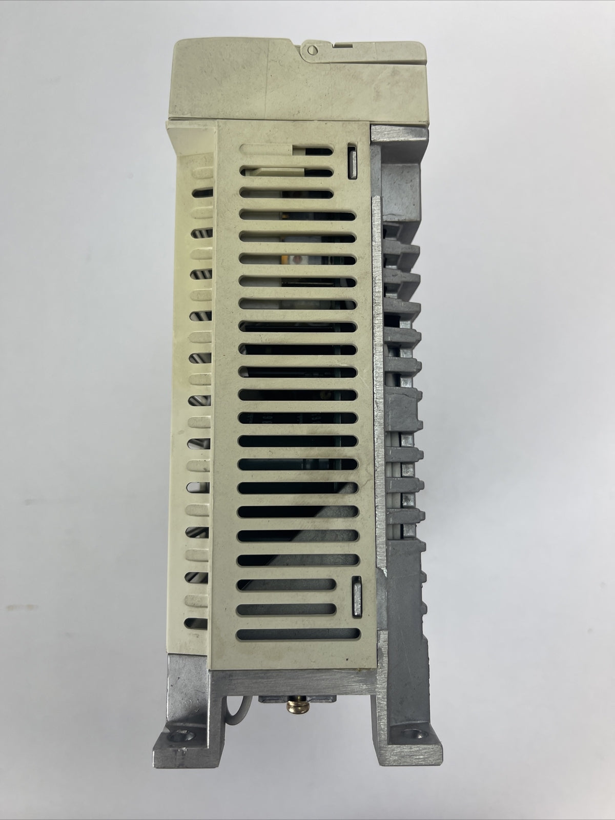 MITSUBISHI MR-H60ACN AC SERVO DRIVE OUPUT 3.6A INPUT 200-230VAC POWER 600W4