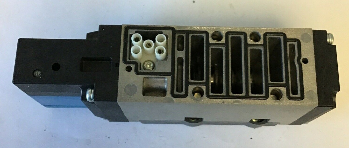 SMC VSR8-6-FG-S-3EZ-V1 SOLENOID VALVE 142PSI4