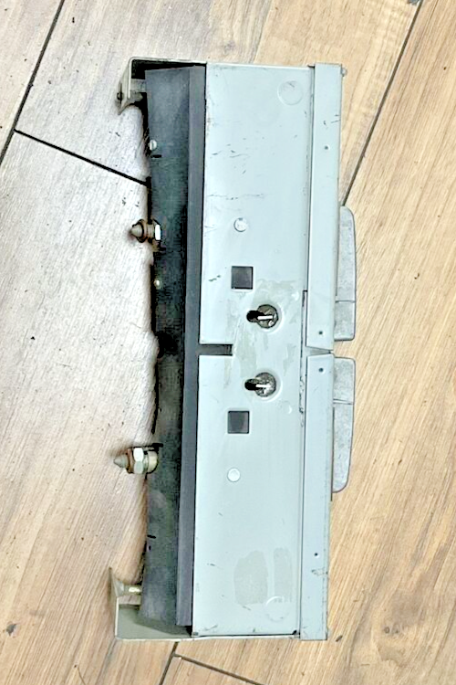 GOULD / ITE V2A2211LR TWIN PANELBOARD SWITCH 3HP 240/250VDC 30A 2POLE3