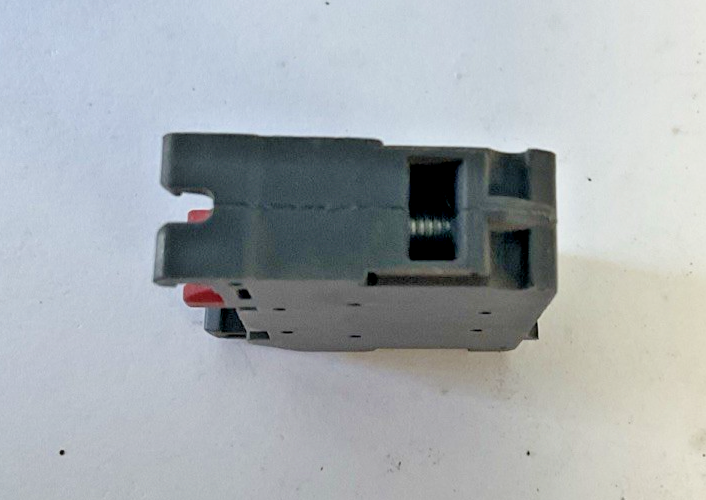 ALLEN BRADLEY 800F-X01 CONTACT BLOCK SER.A 600V 10A 4KV***LOTOF4***4