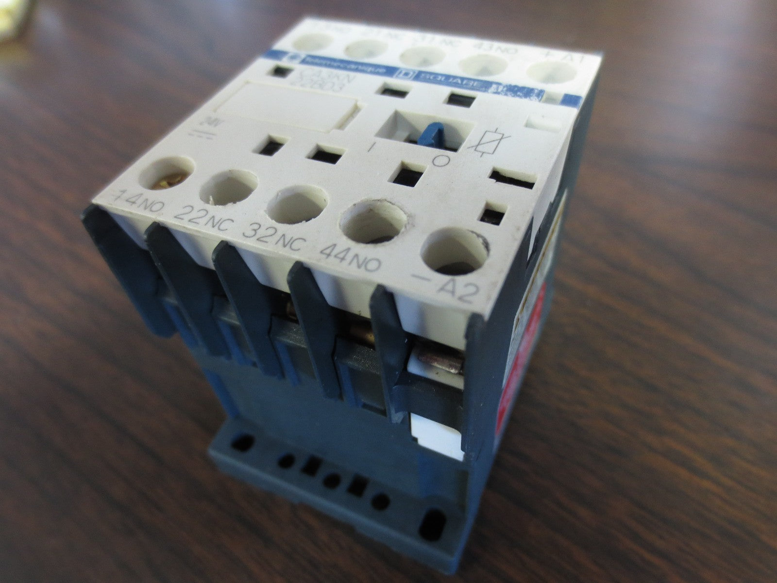 TELEMECANIQUE CA3KN22BD3 CONTACTOR 24V 10A 690V2