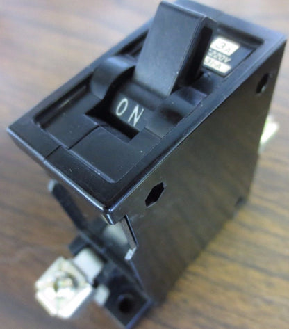 HITACHI CP31-A CIRCUIT PROTECTOR 3A 220VAC 1-POLE DELAY No. S0