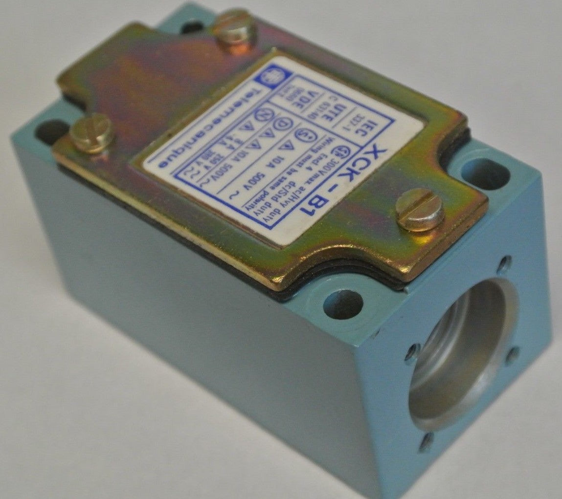 TELEMECANIQUE XCK-B1 LIMIT SWITCH BODY - 300VAC MAX HEAVY DUTY - NEW SURPLUS2