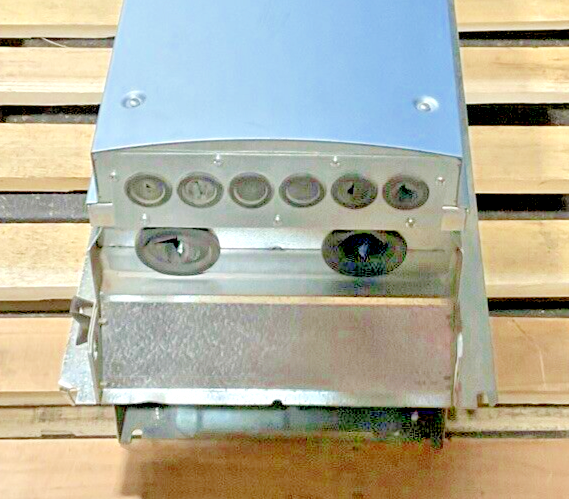 CUTLER HAMMER SVX100A1-4A1N1 VARIABLE FREQUENCY DRIVE 500V 50/60HZ CVA15