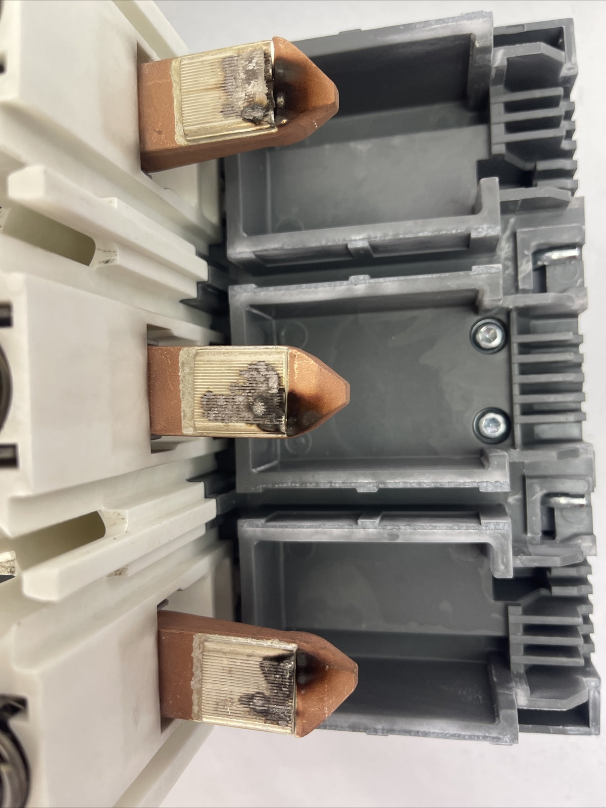 ABB AF400-30 CONTACTOR 600VAC 400HP 3PH 3P 550A COIL 100-250VDC 50-60hz8