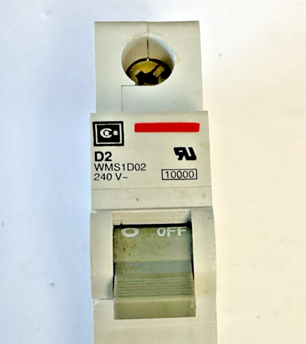 CUTLER HAMMER WMS1D02 CIRCUIT BREAKER 240VAC ***LOTOF2***2