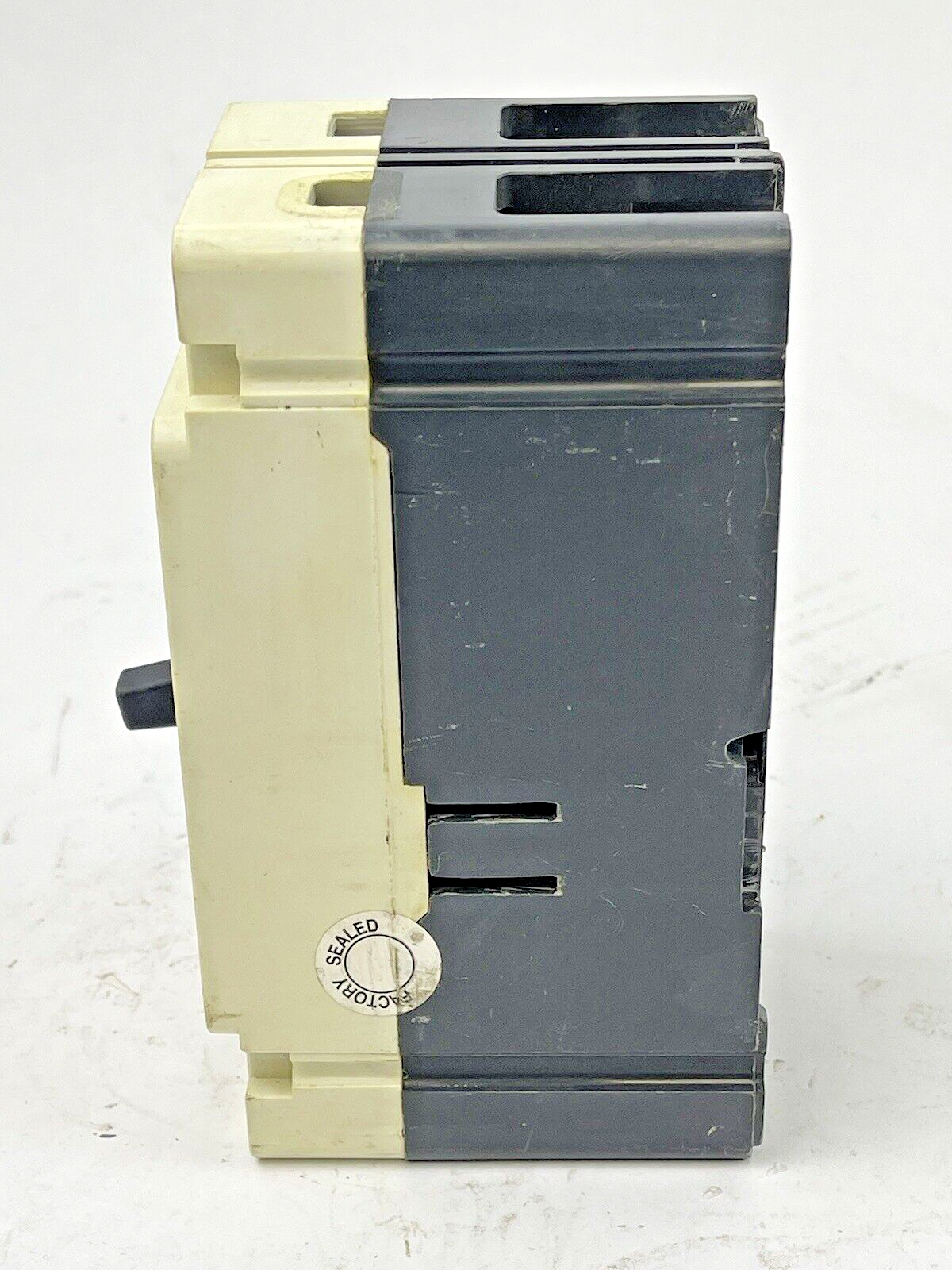EATON - ED2200 - INDUSTRIAL CIRCUIT BREAKER - 200A/2POLE/240VAC2