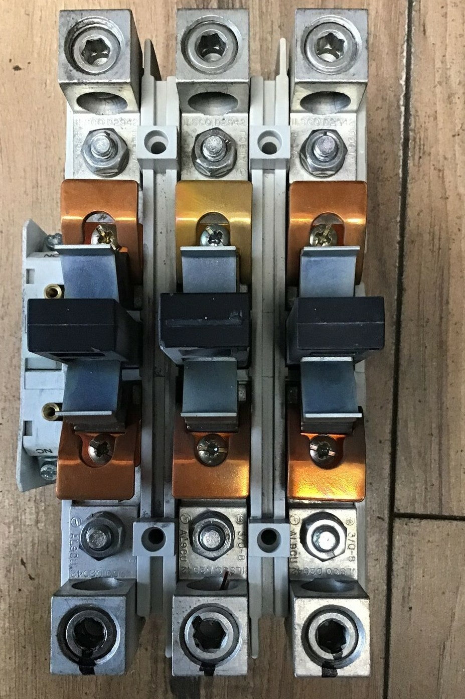 CUTLER HAMMER CONTACTOR CN15KN3 NEMA SIZE 3 SER. A1 W/ C320KGS32 AUX. CONTACT9