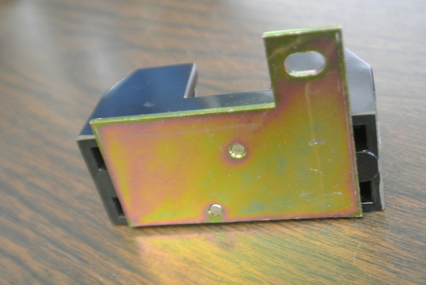 SQUARE D CLASS 9070 AP-1 FUSE BLOCK ASSEMBLY  30A / 250V / NEW SURPLUS 9080 PF-15