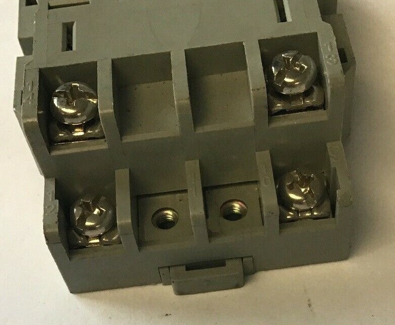 IDEC SH4B-05 RELAY SOCKET BASE 10A 300V***(LOTOF9)*** 4