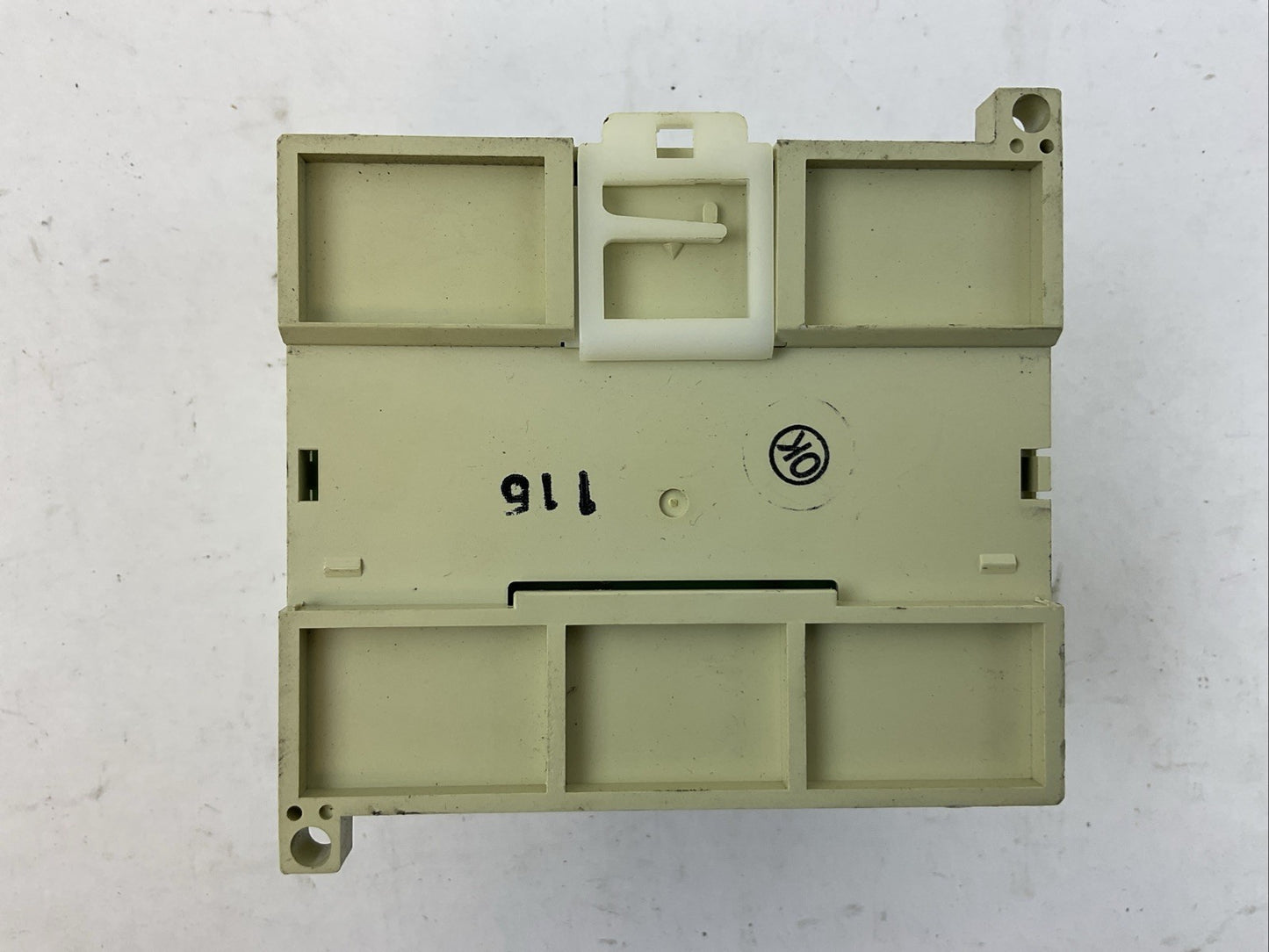 MITSUBISHI FXos-24MR-UA1/UL PROGRAMMABLE CONTROLLER 100-240VAC 50/60HZ 2.5A 25VA5