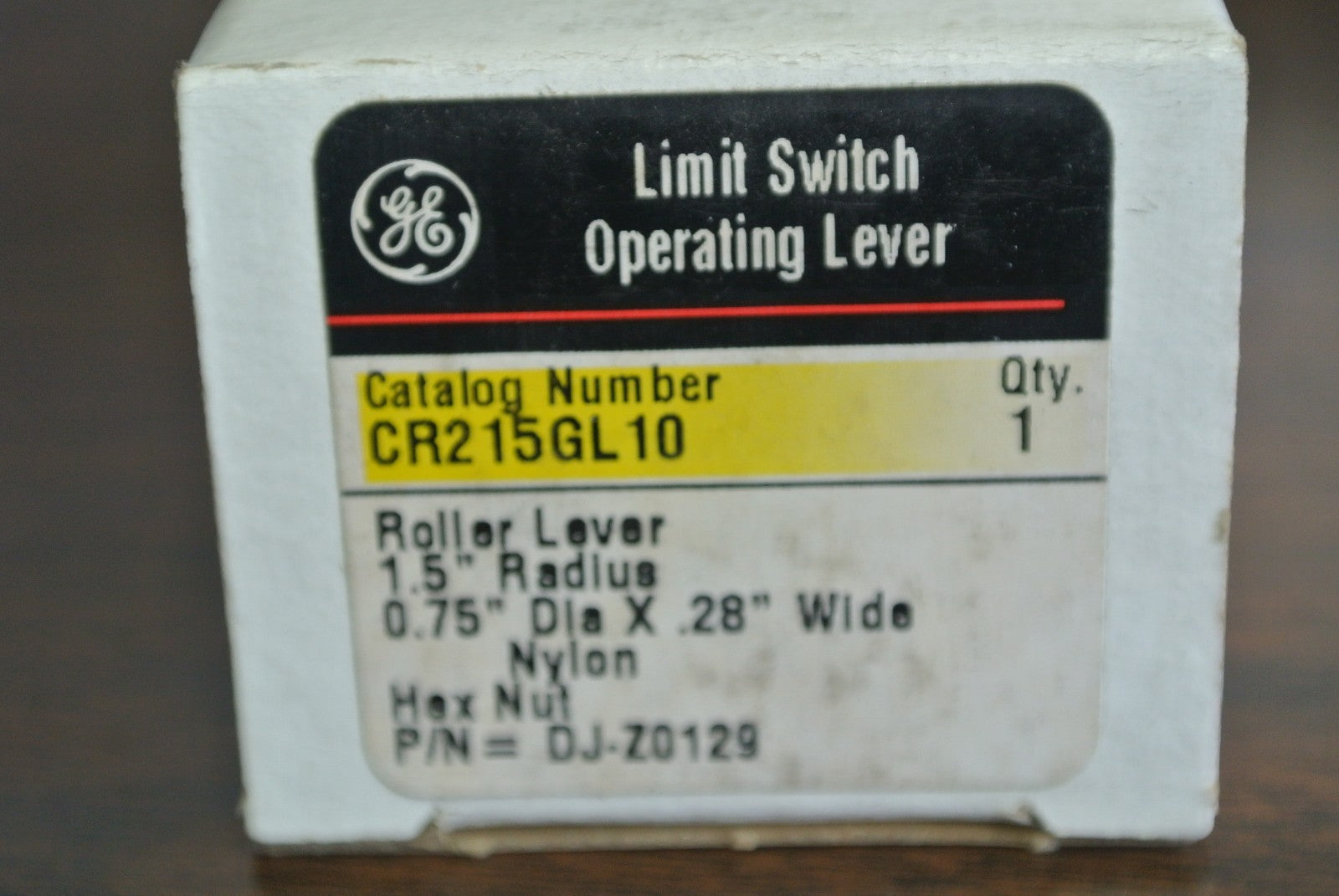 GE CR215GL10 - LIMIT SWITCH ROLLER LEVER 1.5" RADIUS .075 DIA. x .28" WIDE - NEW1