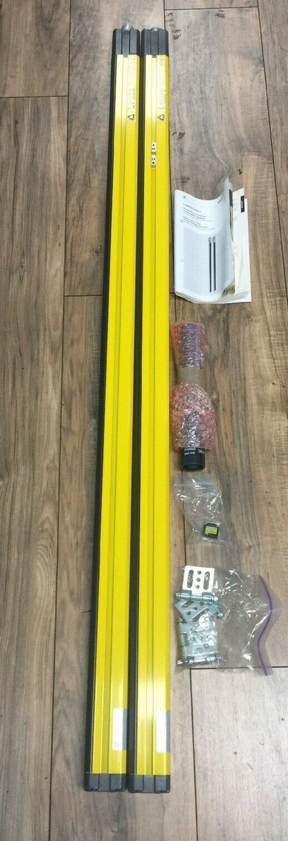LEUZE LUMIFLEX LIGHT CURTAIN SET CPT30-1200/T3 TRANSMITTER CPR30-1200-b/T3 RECEI0