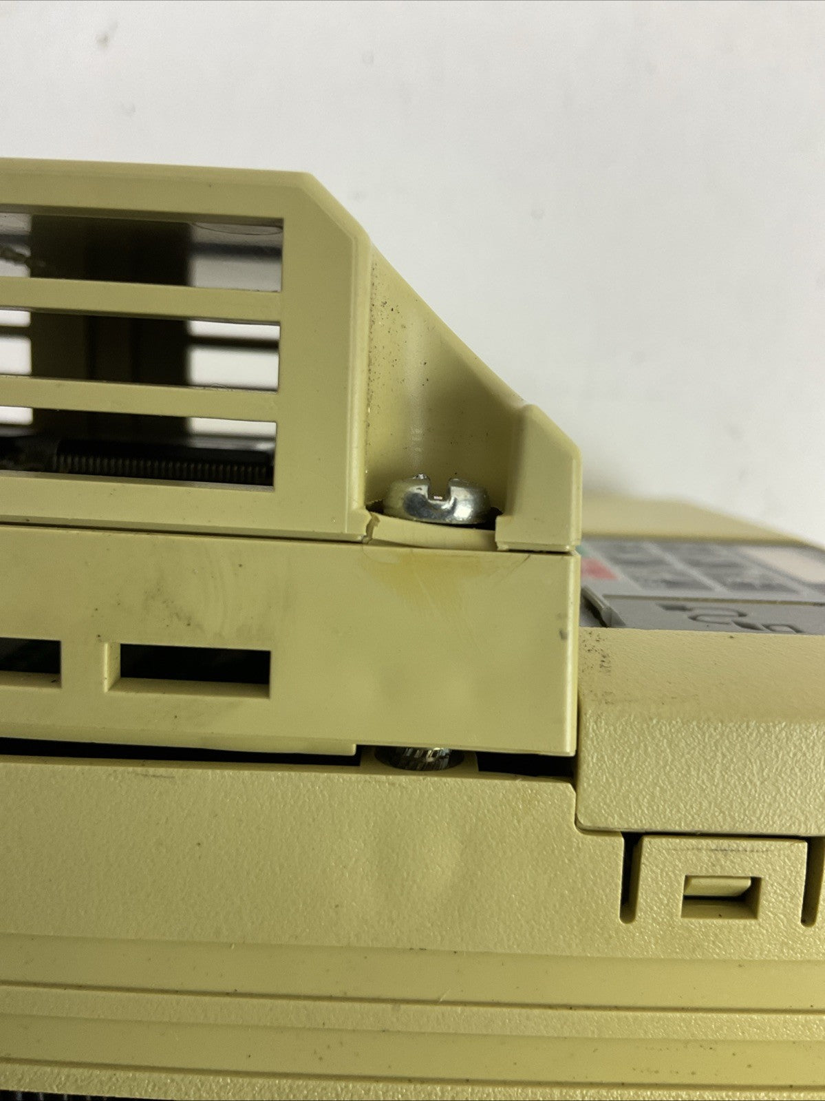 YASKAWA CIMR-VU4A0011FAA REV: C V1000 AC DRIVE OUTPUT 3PH 0-480V 11.1/9.2A6