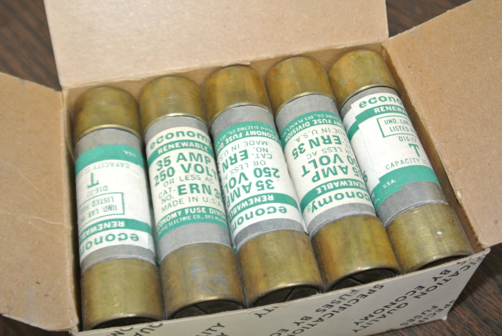 BOX of 10 / ECONOMY/ FPE / ERN35 RENEWABLE FUSE / 35A / 250V / NEW SURPLUS3