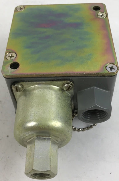 Sq D Pressure Switch class 9012 type ACW-21 series B, Range 400-3000psi new5