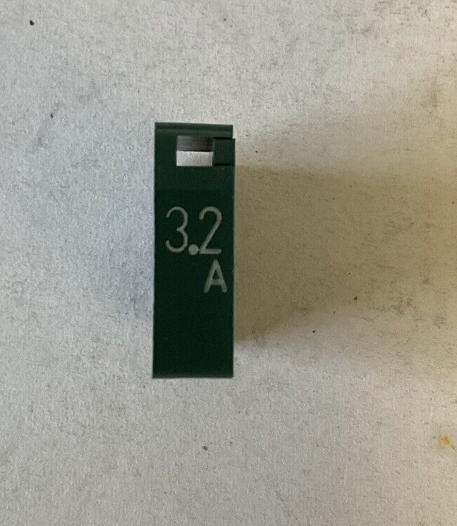 DAITO MP32 FUSE 3.2A ****LOTOF15****1