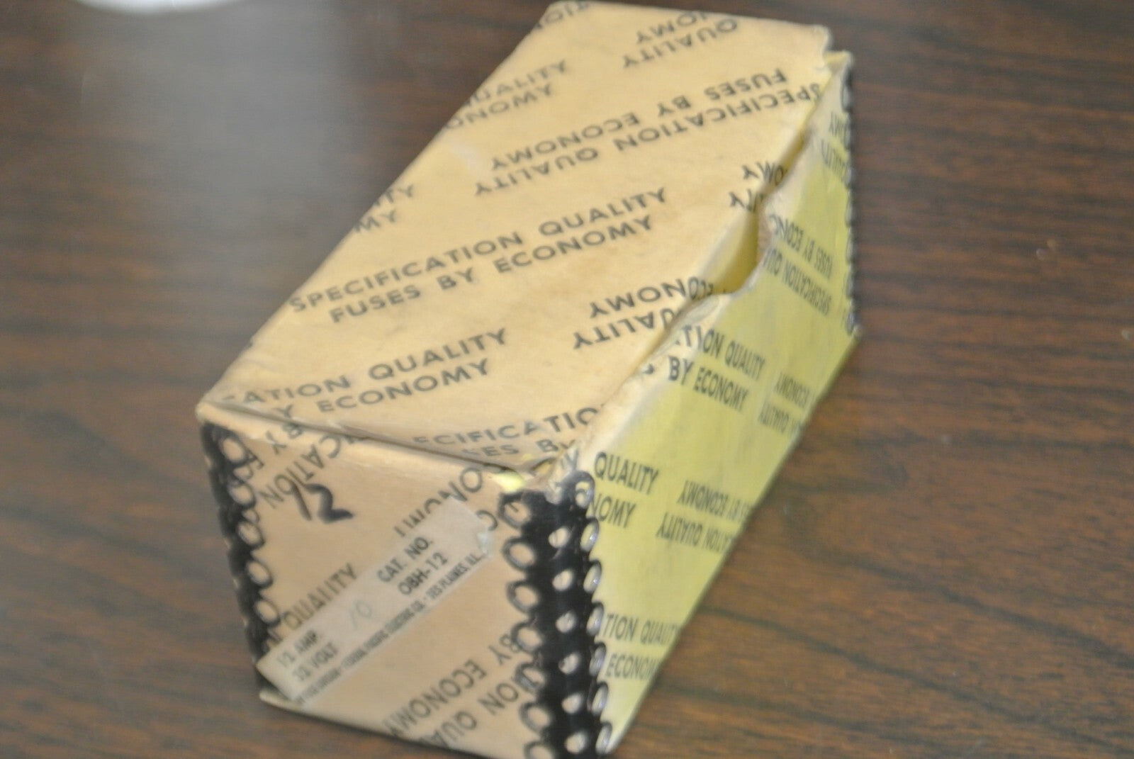 ECONOMY / FPE OBH-12 BOLT-ON FUSE / 12A / 32VDC / NEW SURPLUS7