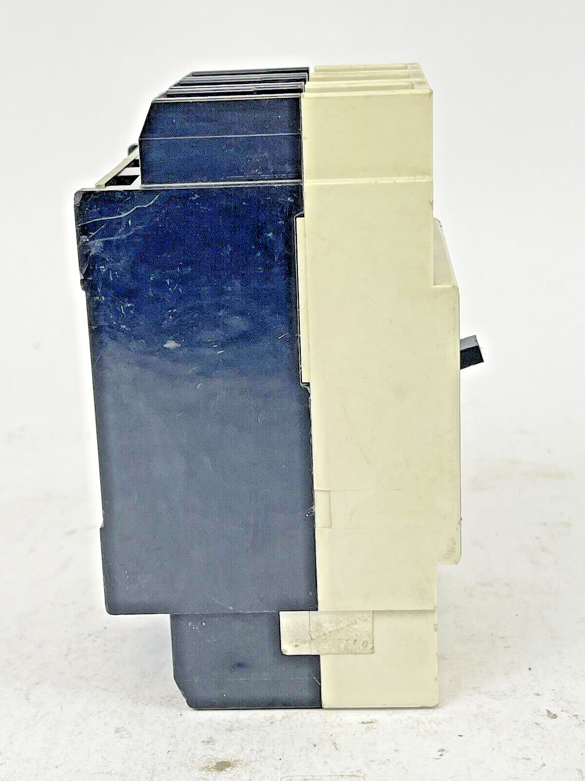 CUTLER-HAMMER - GD3035 - INDUSTRIAL CIRCUIT BREAKER - 3 POLE, 35 AMP, 480 V2