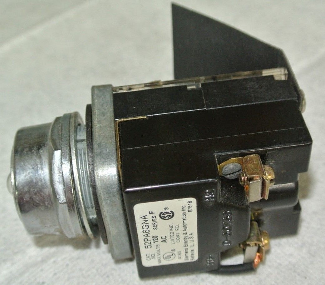 SIEMENS 52PA6GNA Ser. F - PUSH-TO-TEST BUTTON / PILOT LIGHT - NO LENS2