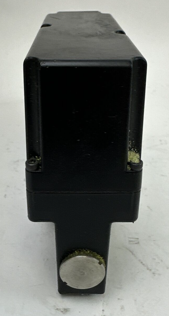 EATON VICKERS KBFDG4V-3-2C20N-Z-M1-PC7-H7-11 PROPORTIONAL VALVE2