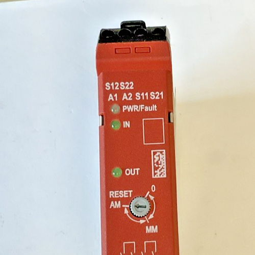 ALLEN BRADLEY 440R-S12R2 SAFETY RELAY SER.A 202 24VDC GSR SI4