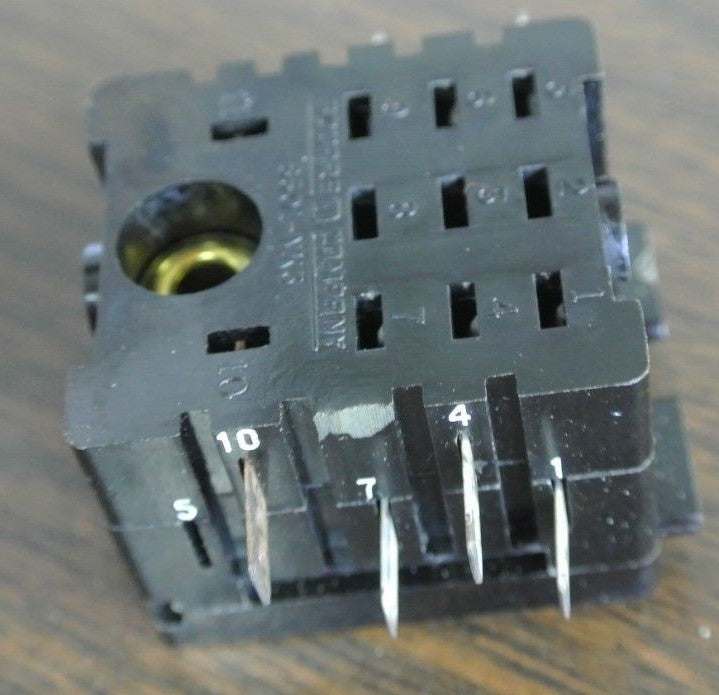 SQUARE D NK32 Series A - SOCKET - NEW SURPLUS5