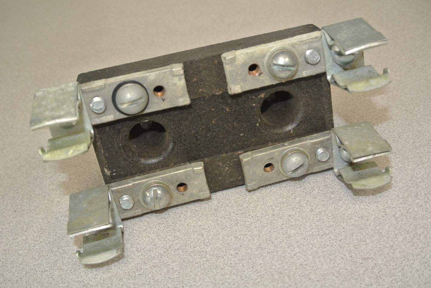 CUTLER-HAMMER 10982H3A3 FUSE BLOCK /2 POLE / 30A / 600V / NEW SURPLUS0