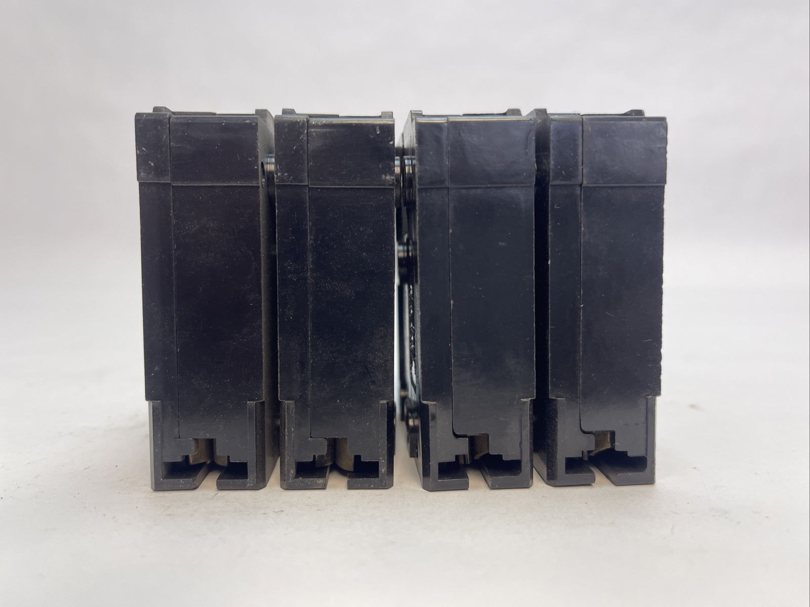 CUTLER HAMMER / WESTINGHOUSE HQP2020 CIRCUIT BREAKER 20A 2P 120/240VAC(LOT OF 2)5