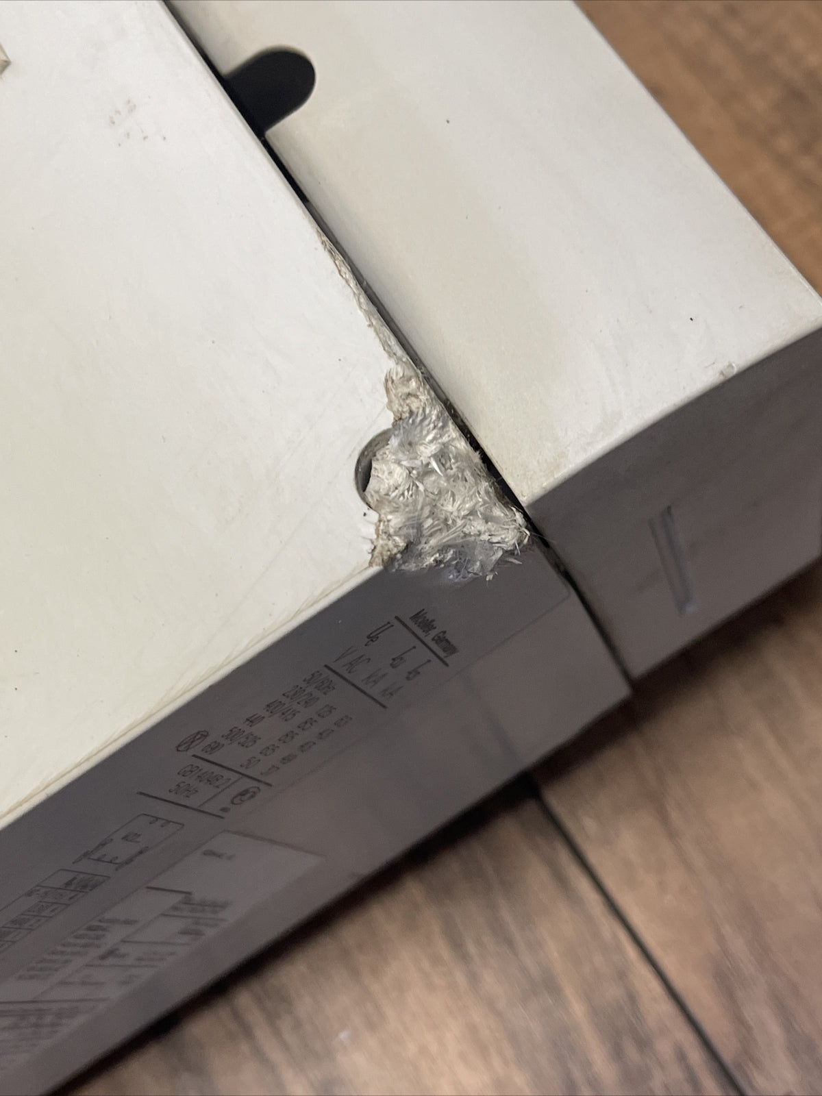 MOELLER NZMH4-AE CIRCUIT BREAKER 600VAC 1200A NZM4-XUHIV20 24VDC NZM H4-AE800A8