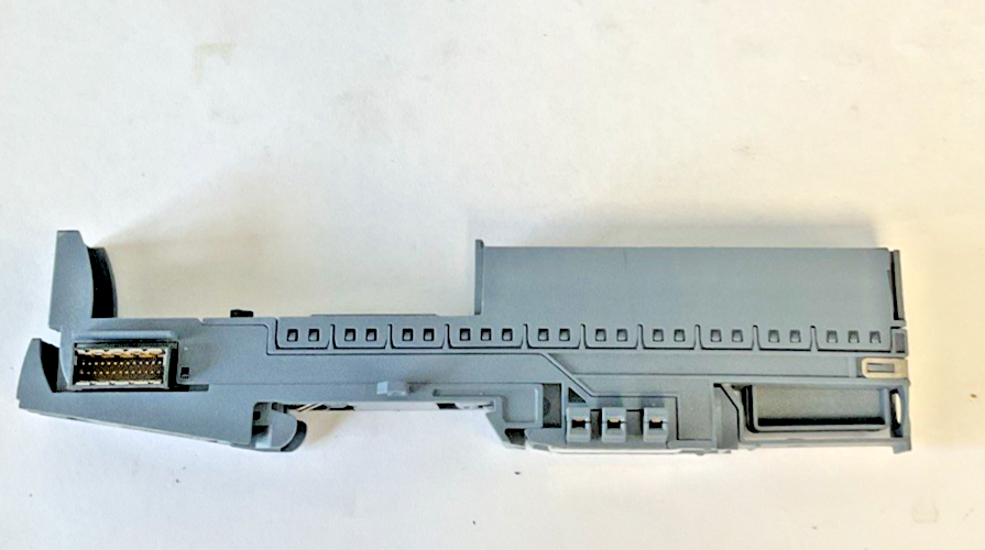 SIEMENS 6ES7 193-6BP20-0BA0 DIGITAL BASE MODULE ***LOTOF10****4
