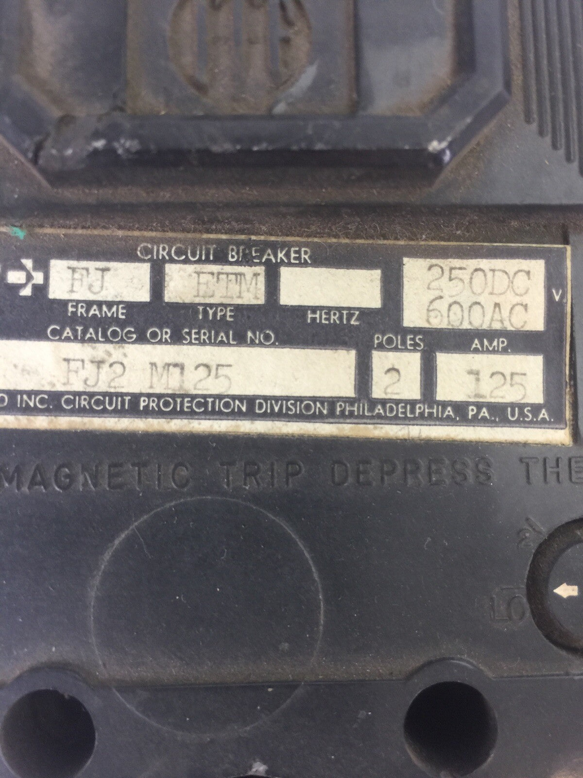 ITE SIEMENS FJ2 M125 CIRCUIT BREAKER 600VAC 250VDC 125AMP 2POLE1