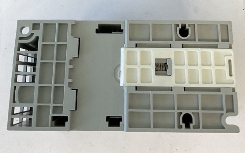 ALLEN BRADLEY 25B-D2P3N104 POWERFLEX SER.A FRN6.001 3PH 480V 63HZ 1.0HP9