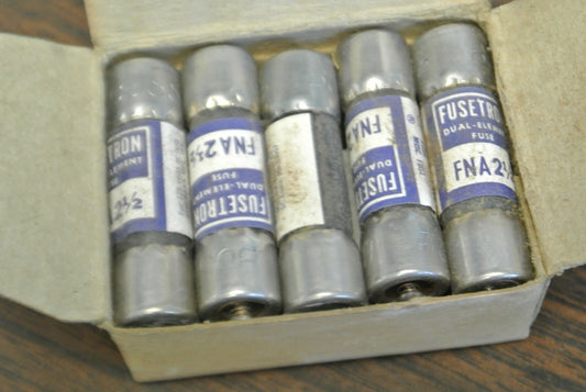BOX of 10 / BUSS FNA2-1/2 FUSETRON FUSE / 2-1/2A, 125V / NEW SURPLUS / FNA 2-1/20