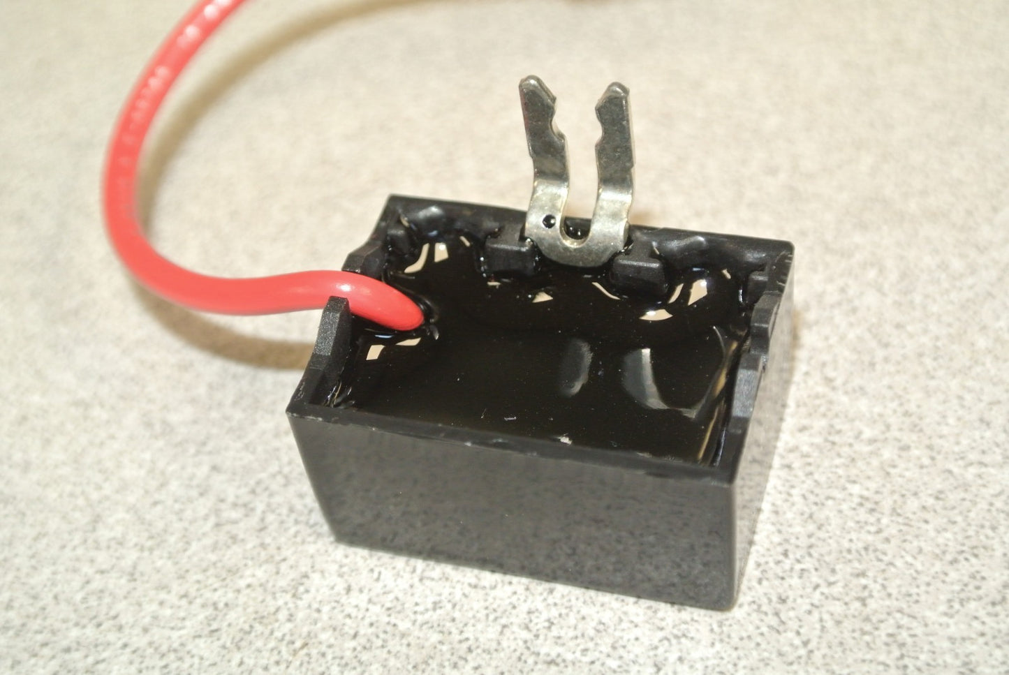 ALLEN-BRADLEY 700-N24 / SURGE SUPPRESSOR / 150V MAX / NEW SURPLUS3