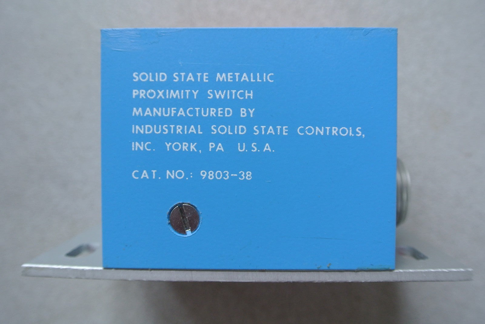 ISSC 9803-38 - SOLID STATE METALLIC PROXIMITY SWITCH - 90-250VAC, 6VA5