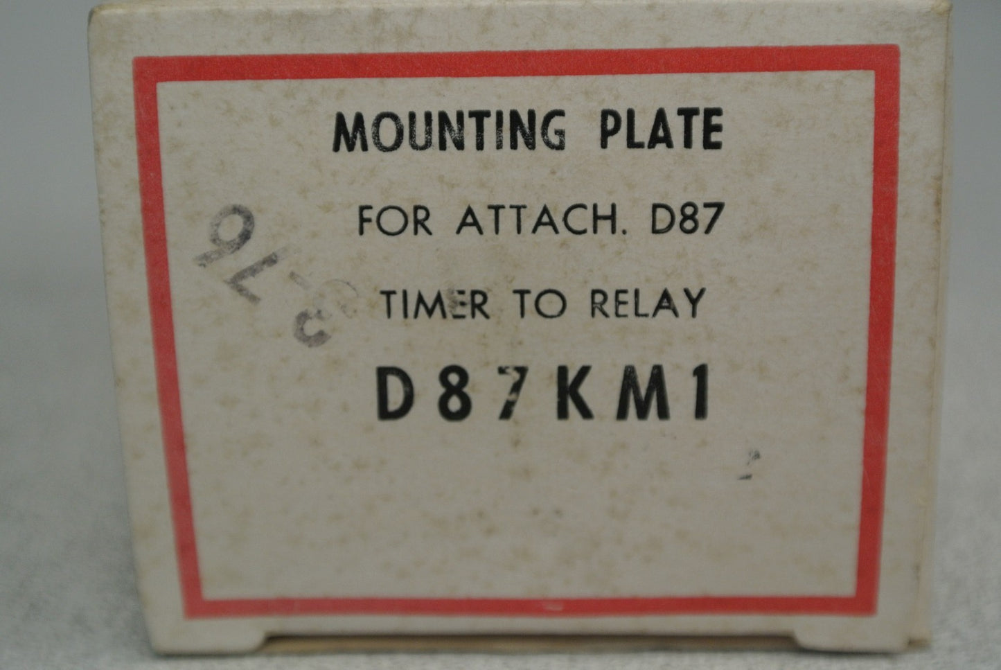 CUTLER-HAMMER D87KM1 MOUNTING PLATE to ATTACH D87 TIMER to RELAY / NEW SURPLUS6