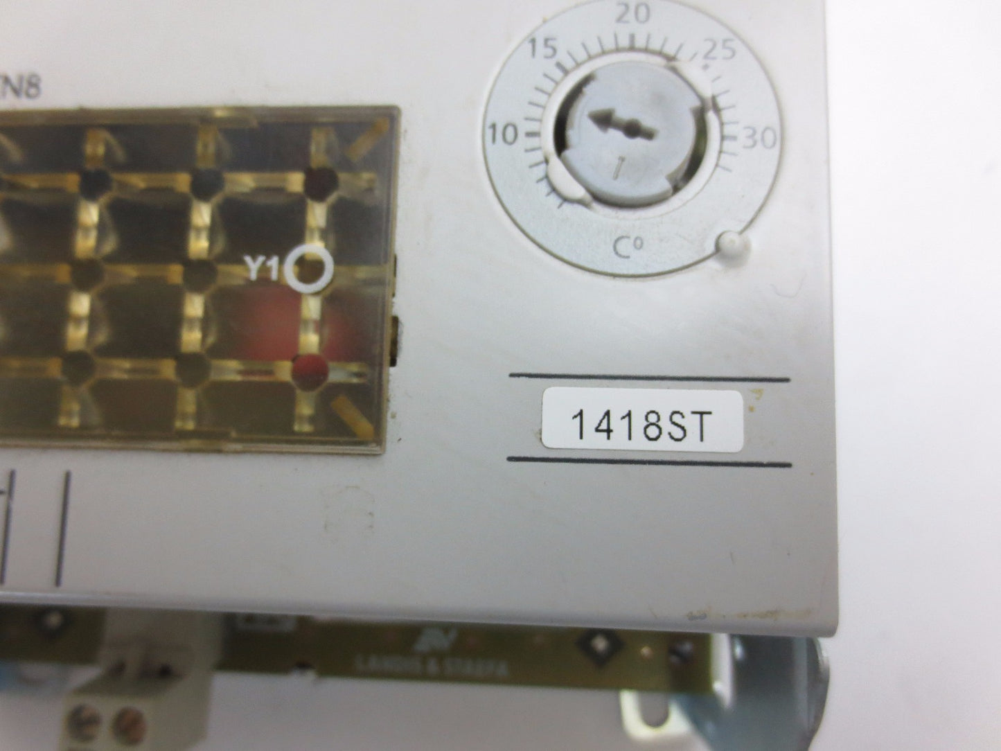 SIEMENS / LANDIS & STAEFA RKN8 UNIVERSAL VENTILATION CONTROLLER 24VAC, 4VA3